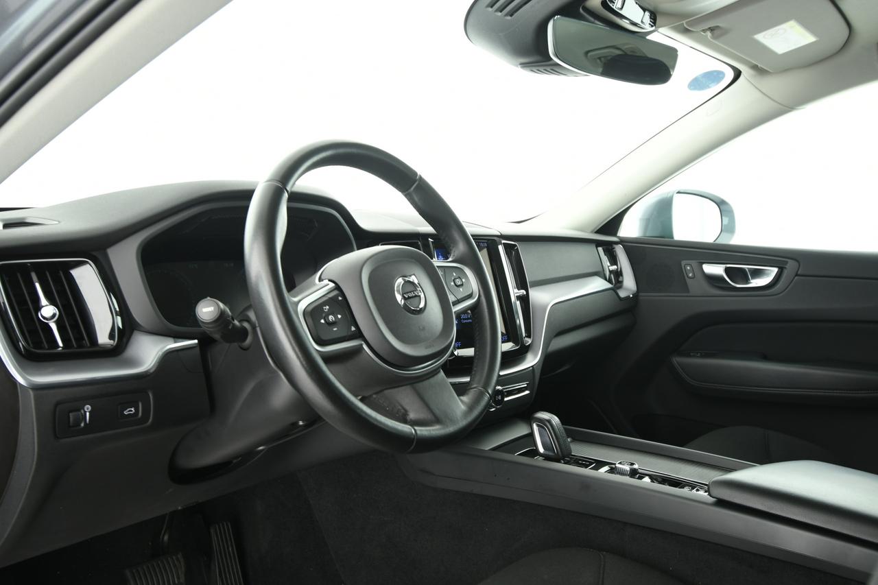 VOLVO XC60 2.0 b4 Momentum Pro awd auto CAMERA+APP CONNECT