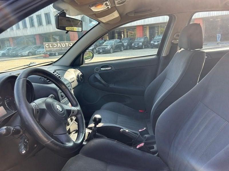 Alfa Romeo 147 147 1.9 JTD 5P MURPHYENYE