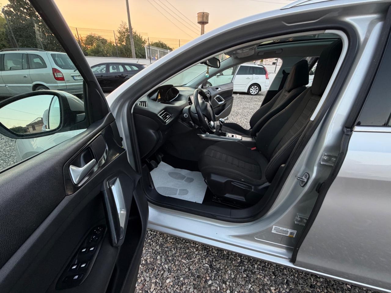 Peugeot 308 BlueHDi 120 S&S EAT6 Allure