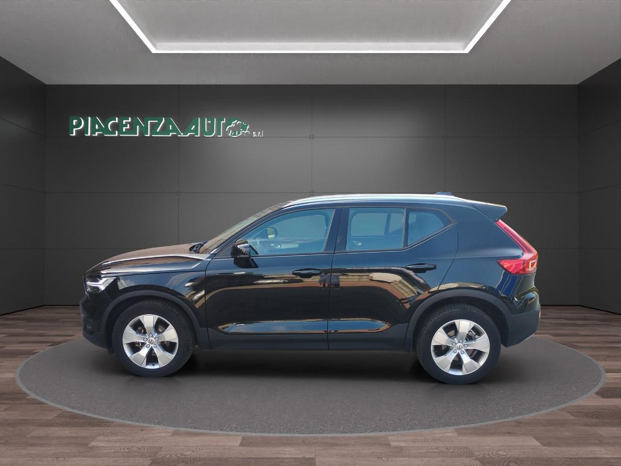 Volvo XC40 2.0 d3 Momentum auto .PREZZO REALE