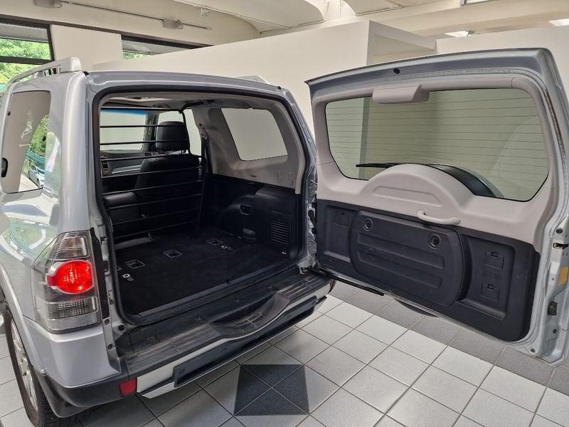 Mitsubishi Pajero Pajero 3.2 DI-D 16V 3p. Instyle AUTOCARRO N1 2 POSTI