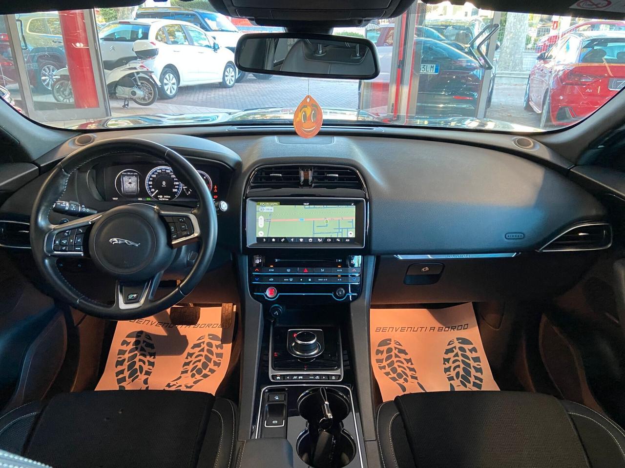 Jaguar F-Pace 2.0 D 180 CV R-Sport