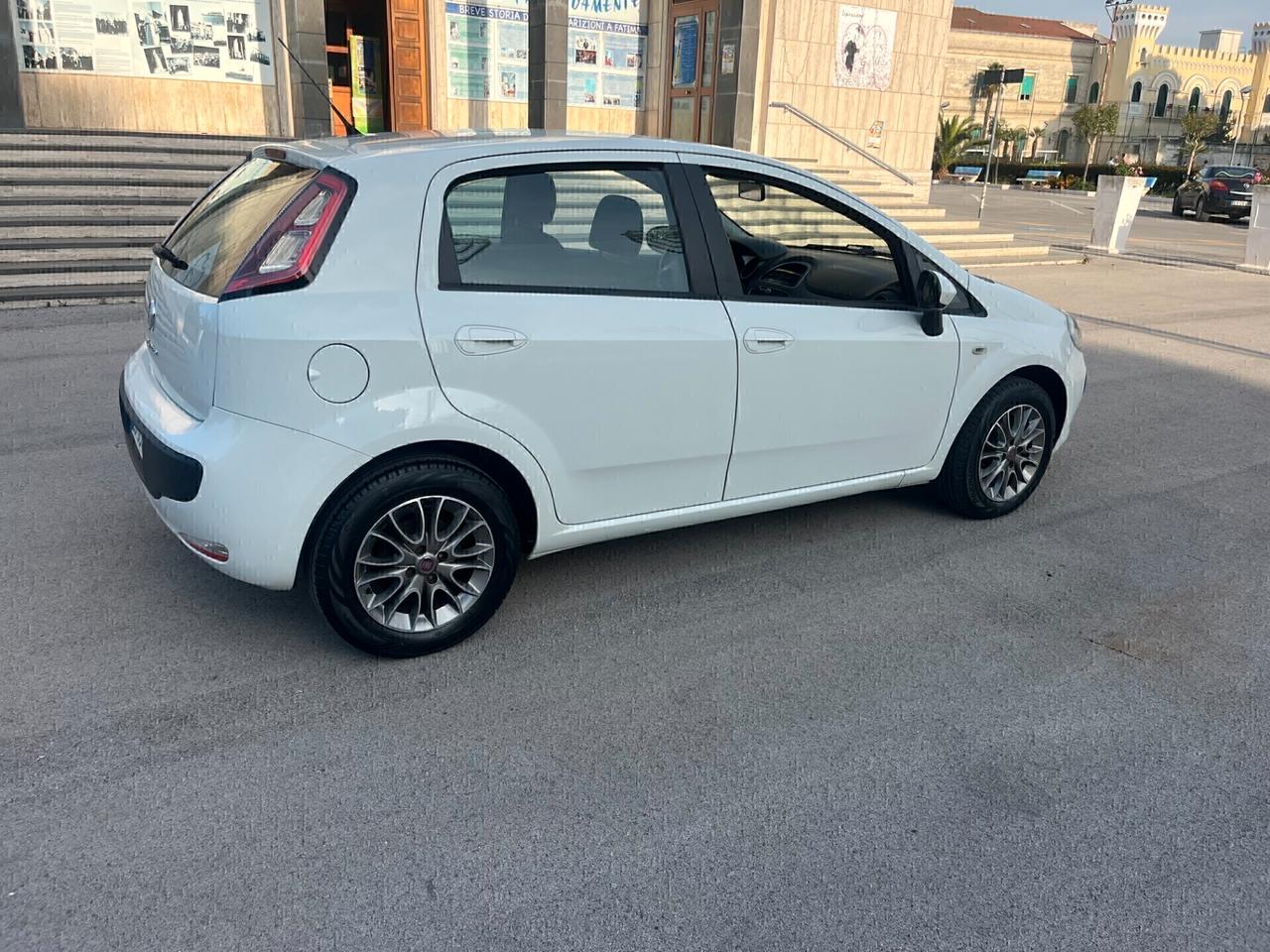 Fiat Punto 1.3 Mjt 75 CV Neopatentati UsatoSicuro