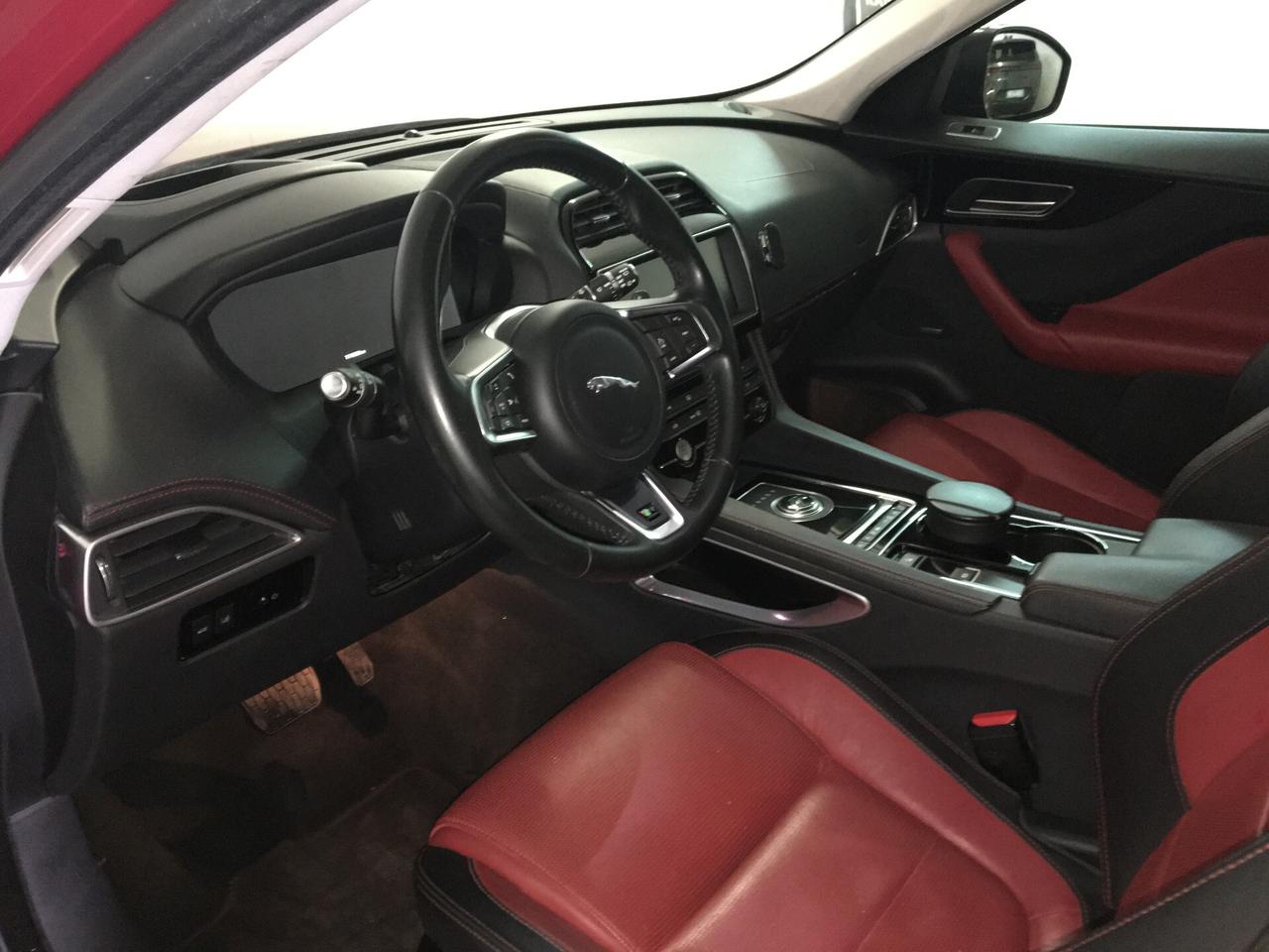 Jaguar F-Pace 3.0 D V6 300 CV AWD aut. R-Sport