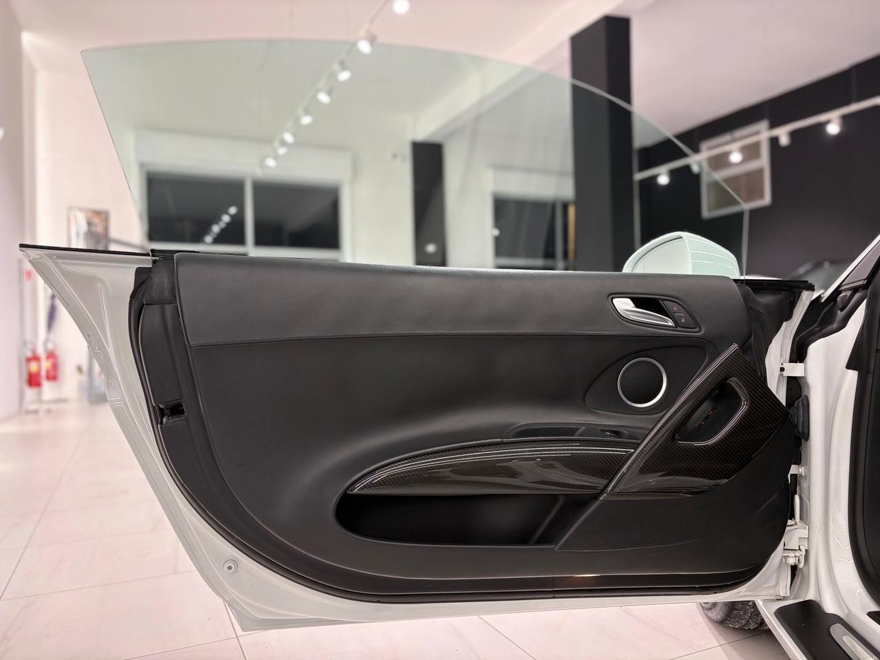 Audi R8 4.2 V8 FSI quattro R tronic