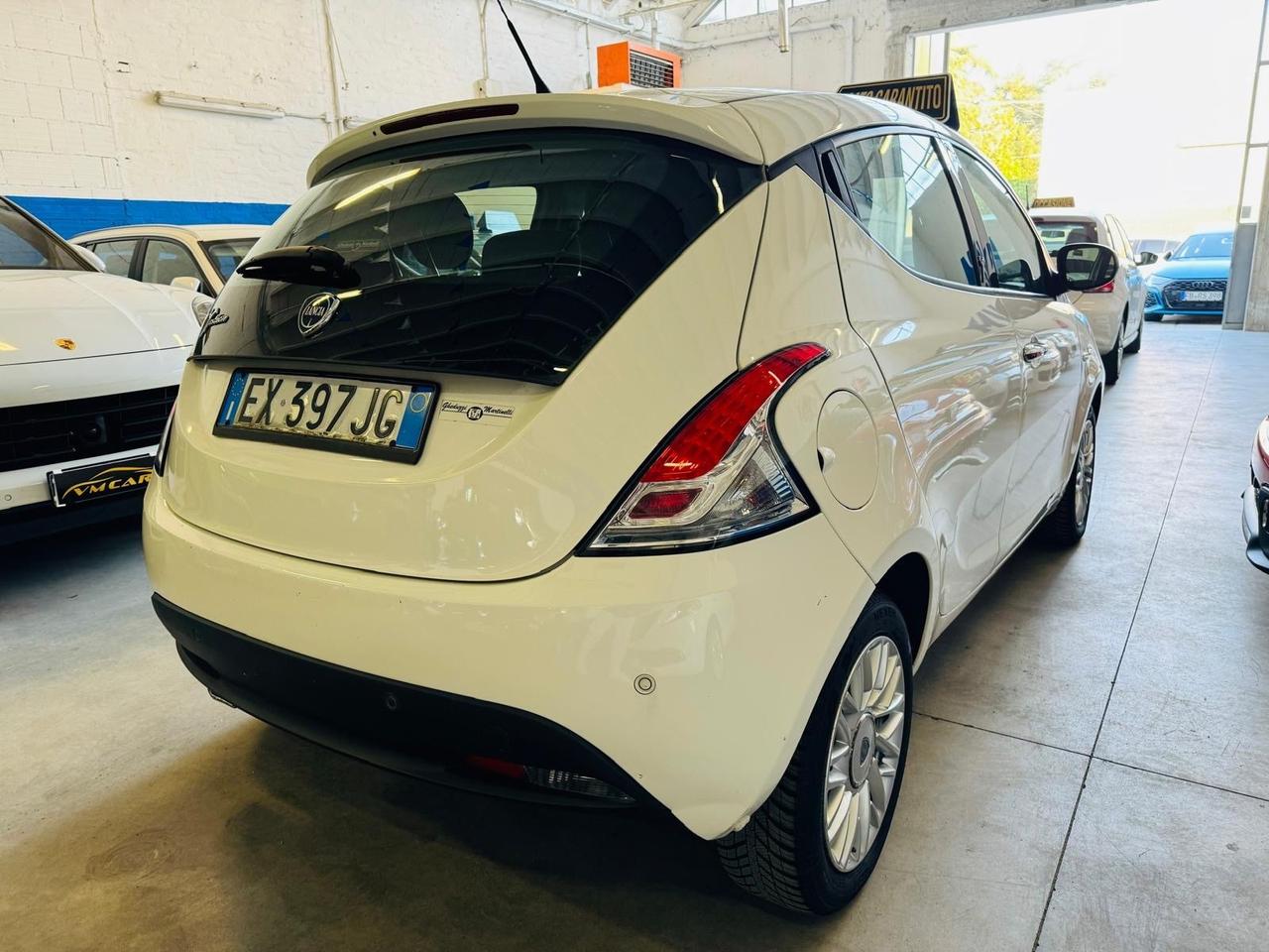 Lancia Ypsilon 0.9 TwinAir 85 CV 5 porte S&S DFN Platinum