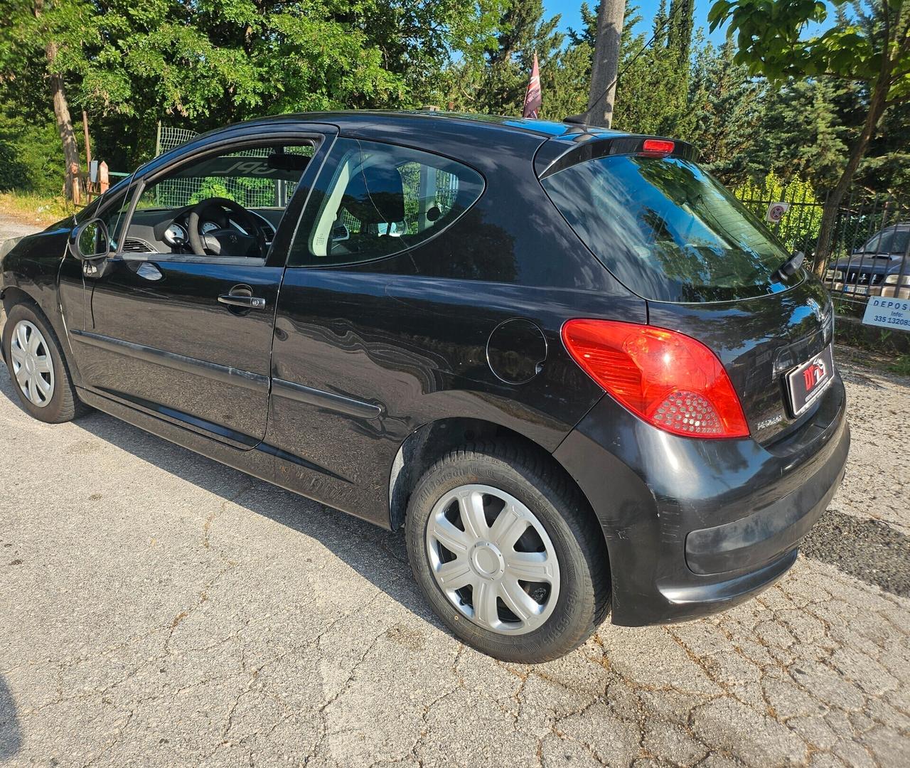 Peugeot 207 1.4 GPL DI SERIE NEOPATENTATI