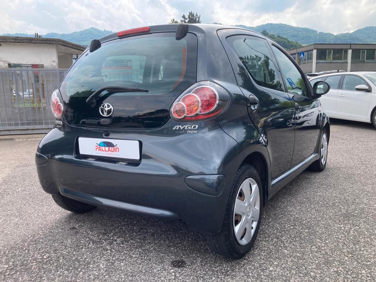 TOYOTA AYGO 5 porte 1.0 BENZINA 68 CV – NEOPATENTATI