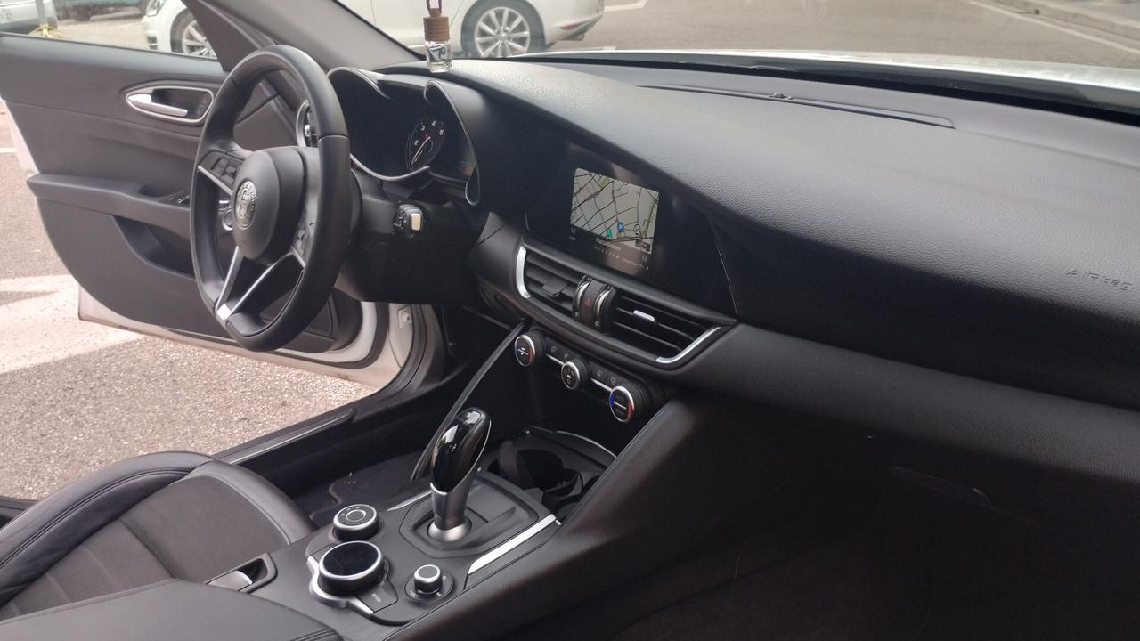 Alfa Romeo Giulia 2.2 Turbodiesel 180 CV AT8 Super