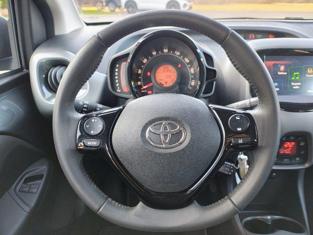 TOYOTA Aygo Connect 1.0 VVT-i 72 CV 5 porte x-play