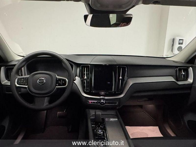 Volvo XC60 B4 (d) automatico Plus Dark - KM0