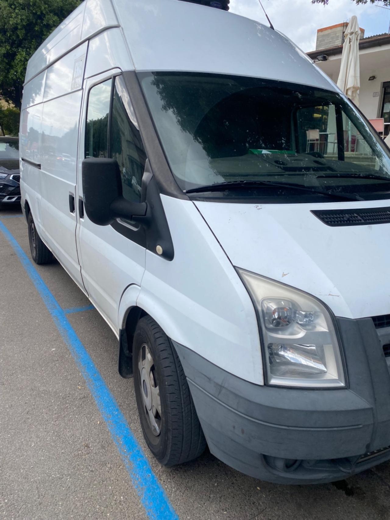 Ford Transit Van passo medio con frigo