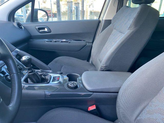 PEUGEOT 3008 1.6 HDi 115CV Business