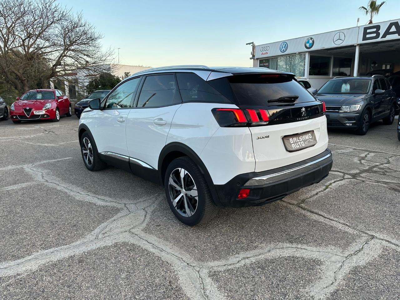 PEUGEOT 3008 BlueHDi 130 S&S Allure