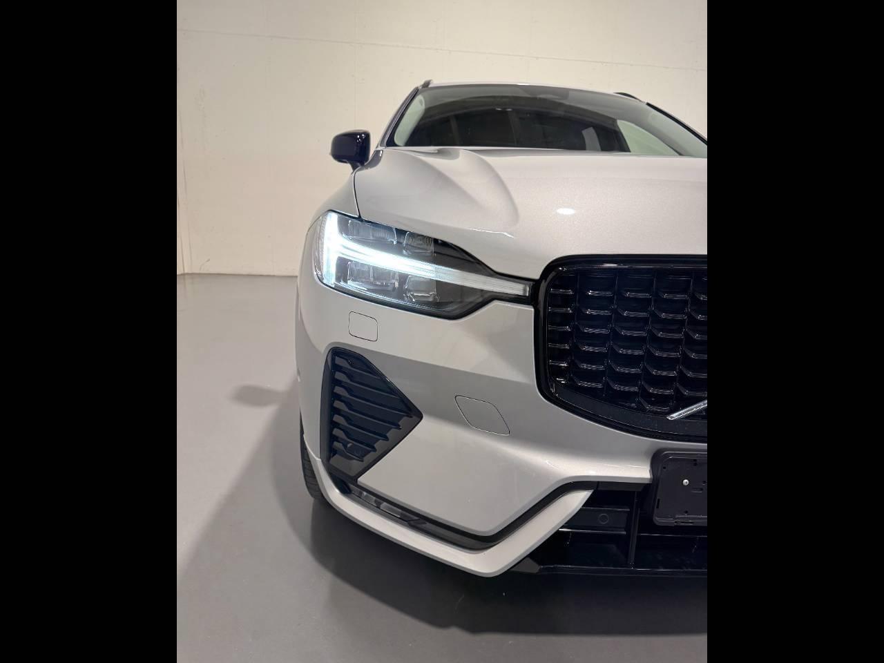 VOLVO XC60 B5 PLUS DARK AWD AUTO