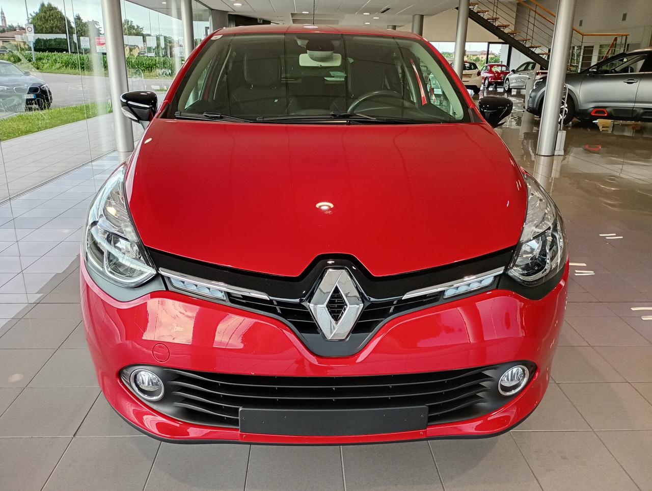 Renault Clio TCe 12V 90CV Start&Stop 5 porte - LIMITED - NEOPATENTATI -