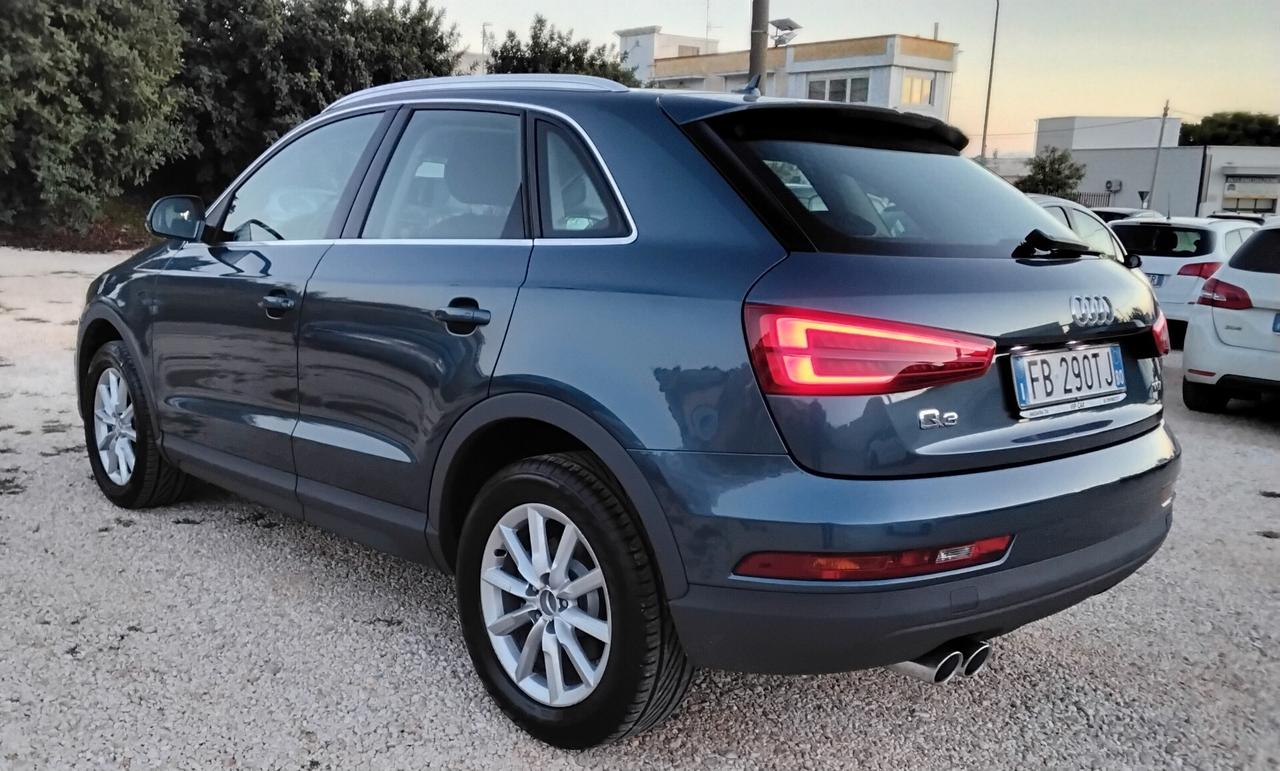 Audi Q3 2.0 TDI 120 CV Business