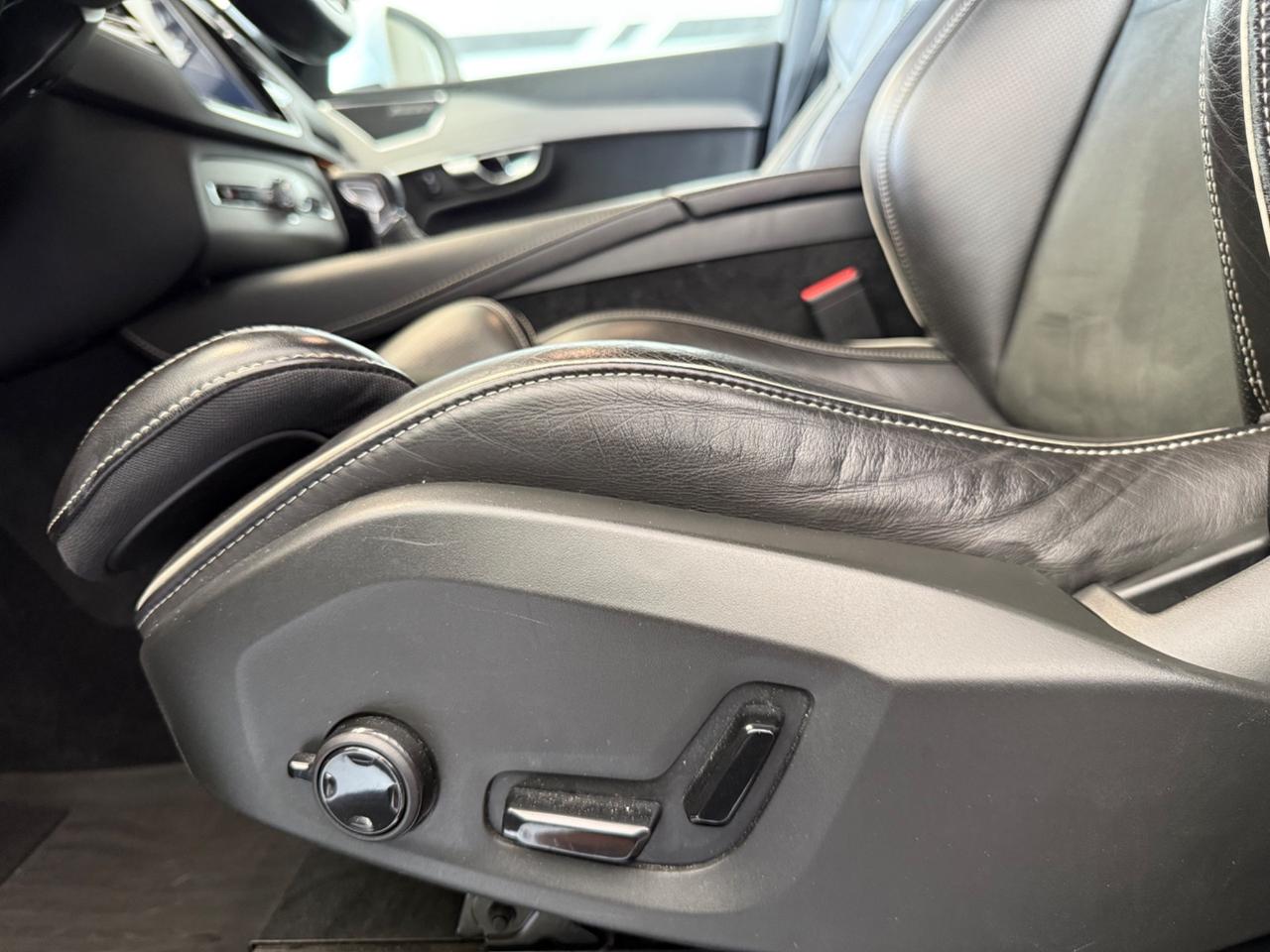 Volvo XC 90 XC90 D5 AWD Geartronic 7 posti R-design