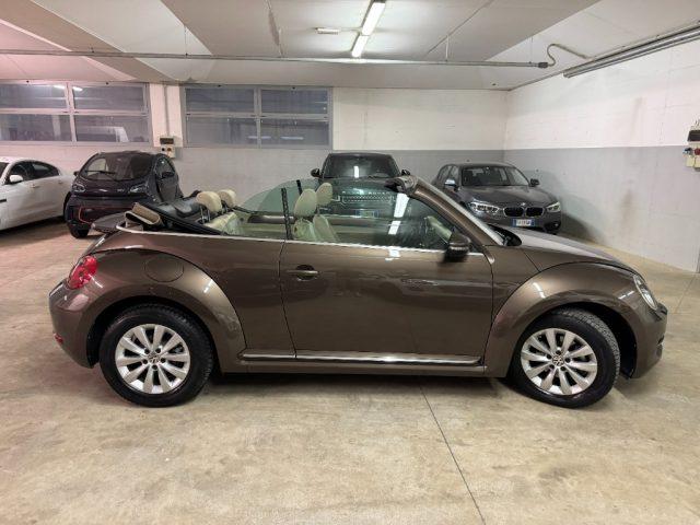 VOLKSWAGEN Maggiolino Cabrio 2.0 TDI DSG Design BlueMotion Technology