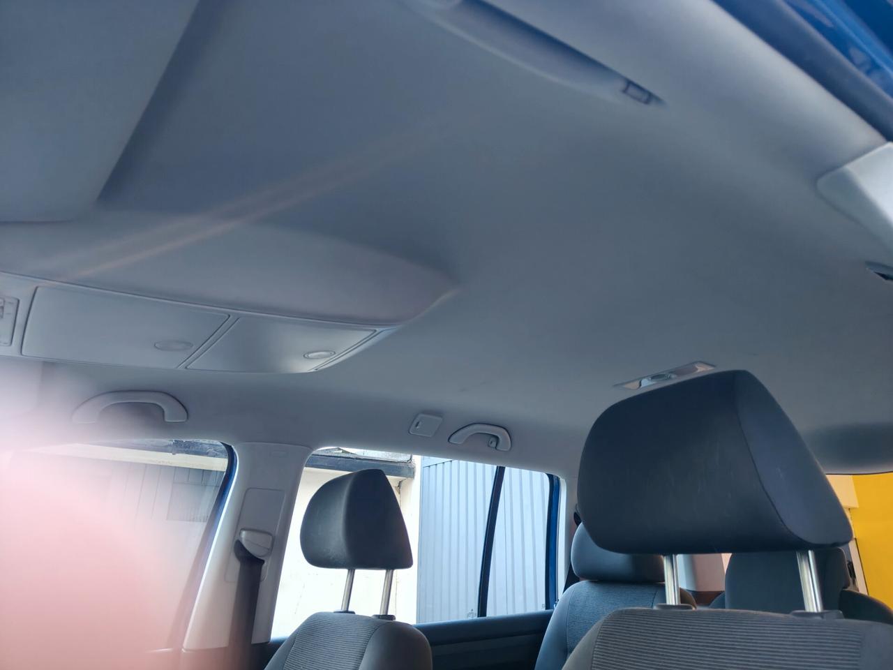 Volkswagen Touran 1.6 Conceptline