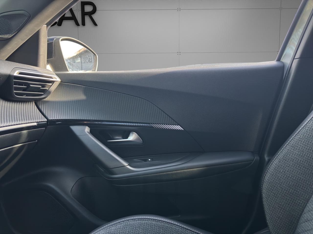 Peugeot - 2008 PureTech Allure - Unipro