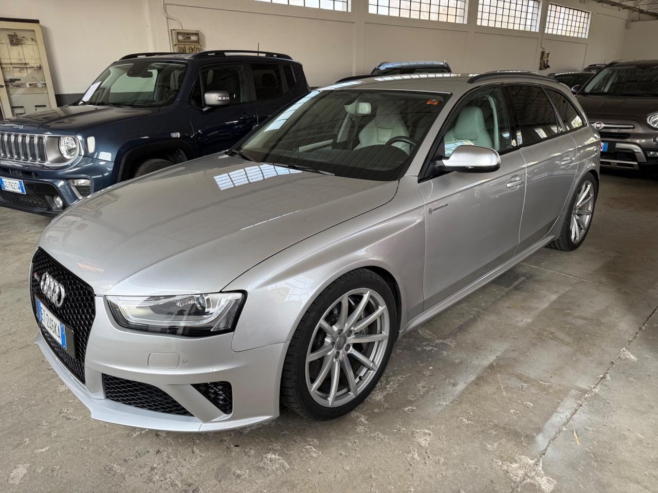 Audi A4 RS 4 Avant 4.2 V8 FSI quattro S tronic