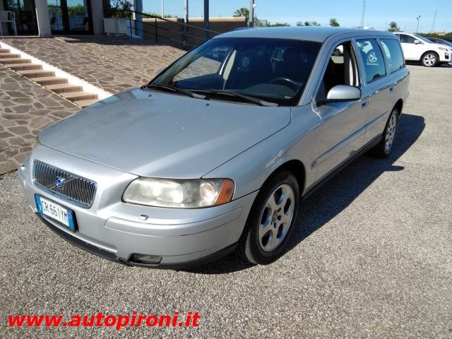 VOLVO V70 2.4 D5 20V (185CV) cat AWD Kinetic