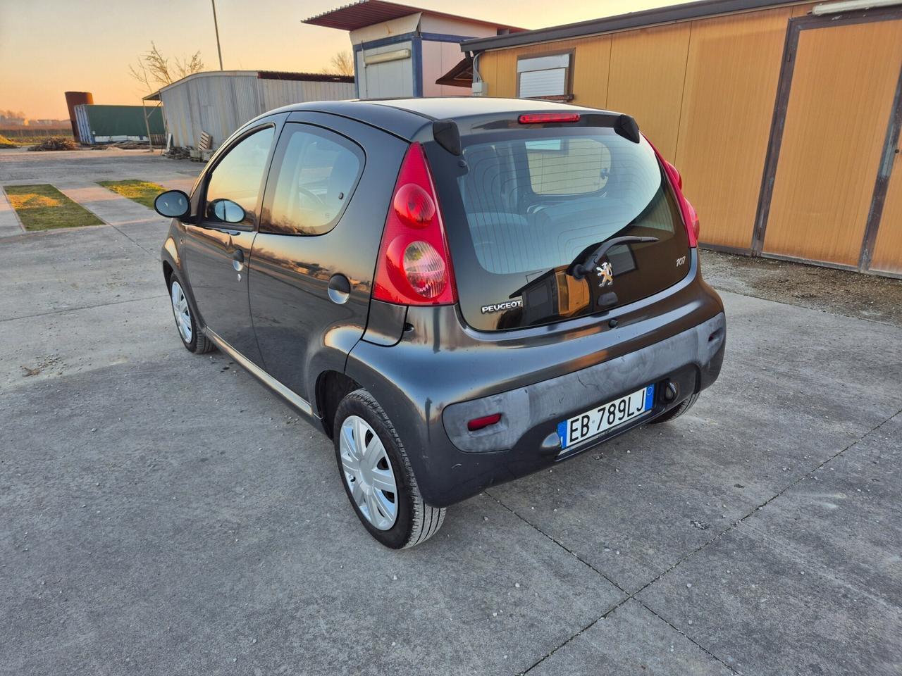 Peugeot 107 1.0 68CV 5p. Desir