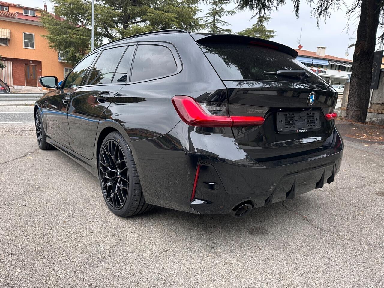 Bmw 318 d Touring M SPORT_PANORAMA_TOTAL BLACK_FARI MATRIX_HEAD-UP 320