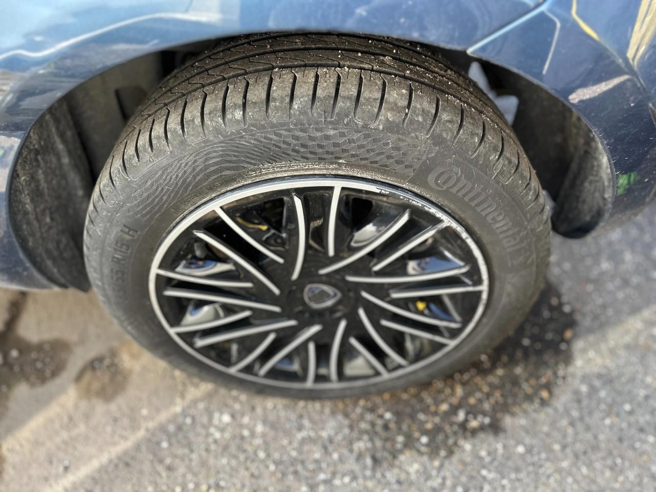 LANCIA Ypsilon III 2021 - Ypsilon 1.0 firefly hybrid Silver s&s 70cv