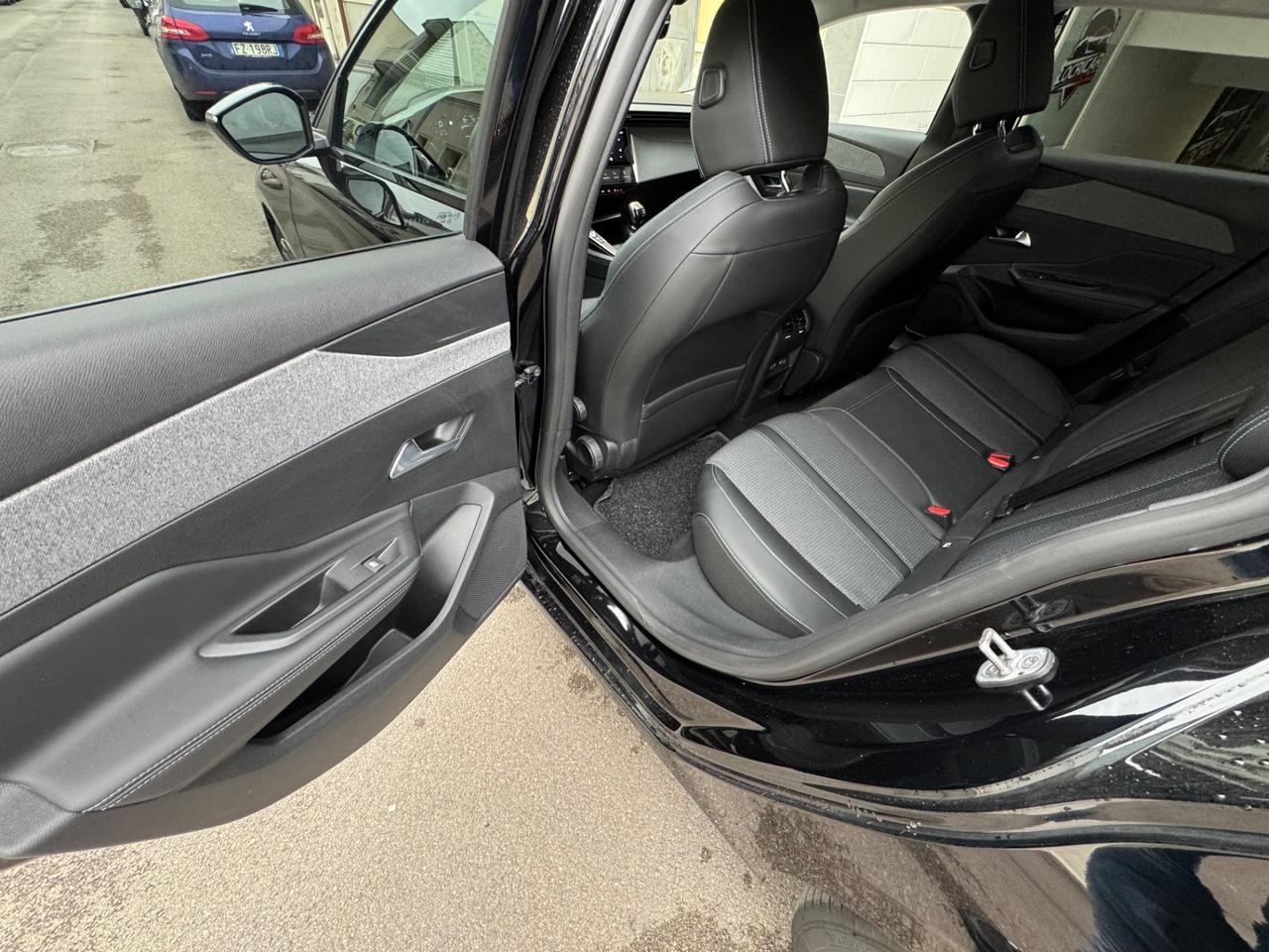 Peugeot 308 BlueHDi 130 EAT8 SW Allure Pack
