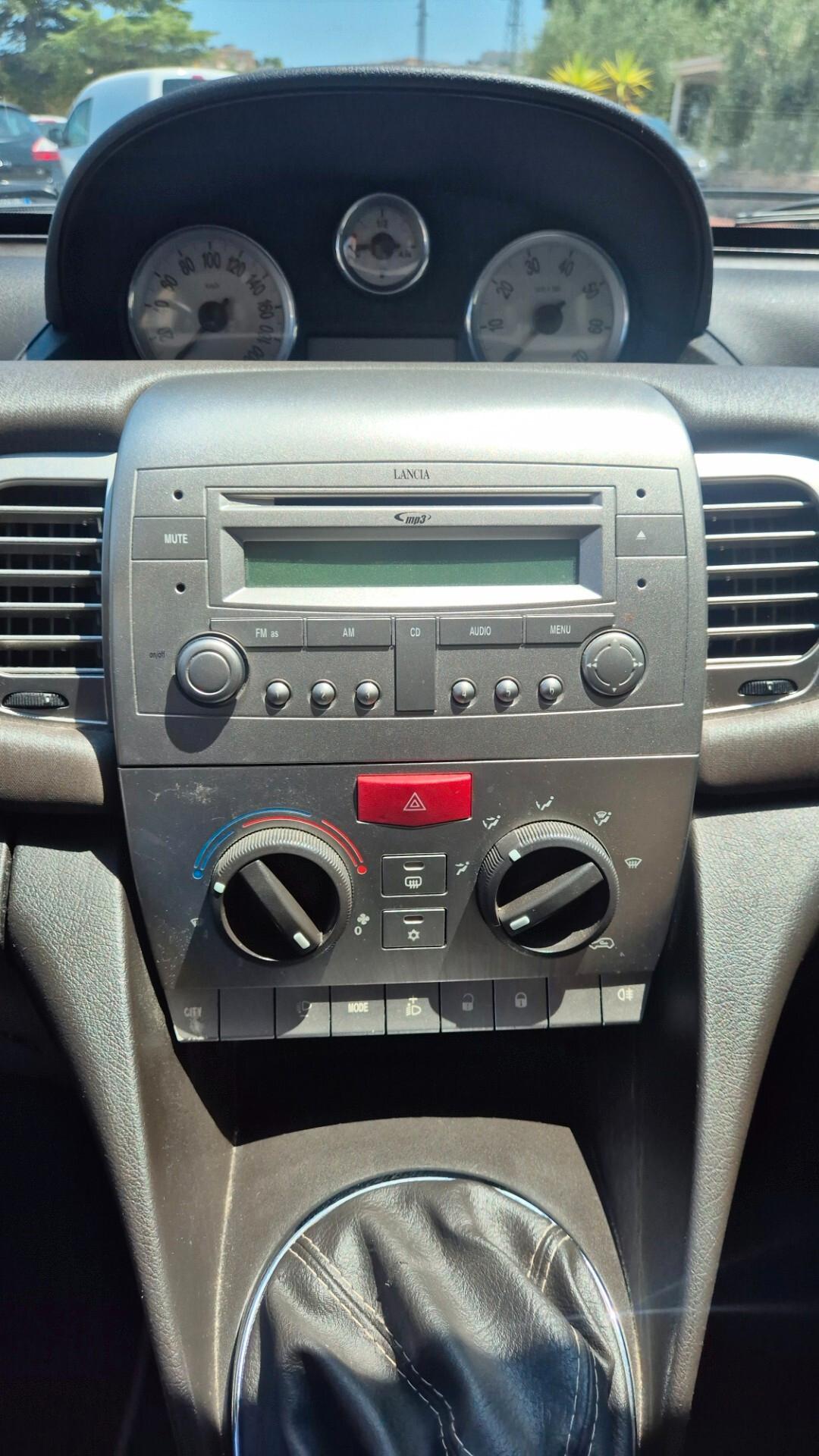 Lancia Ypsilon 1.2 Oro Giallo
