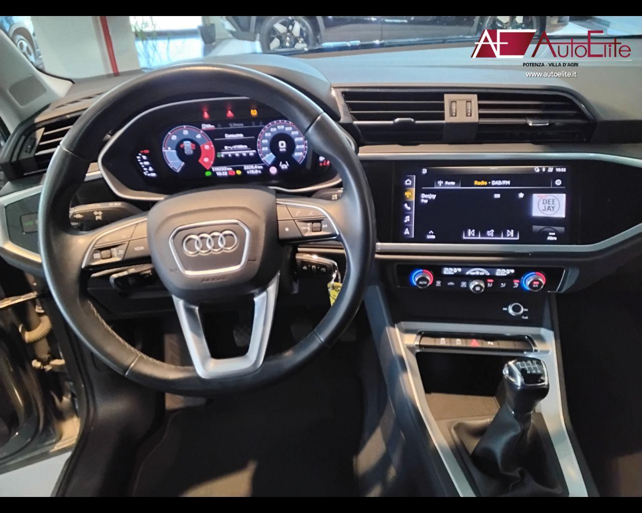 AUDI Q3 35 TDI quattro Business Advanced