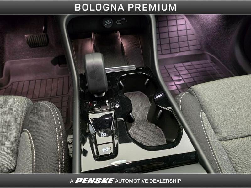 Volvo XC40 B3 automatico Plus Dark