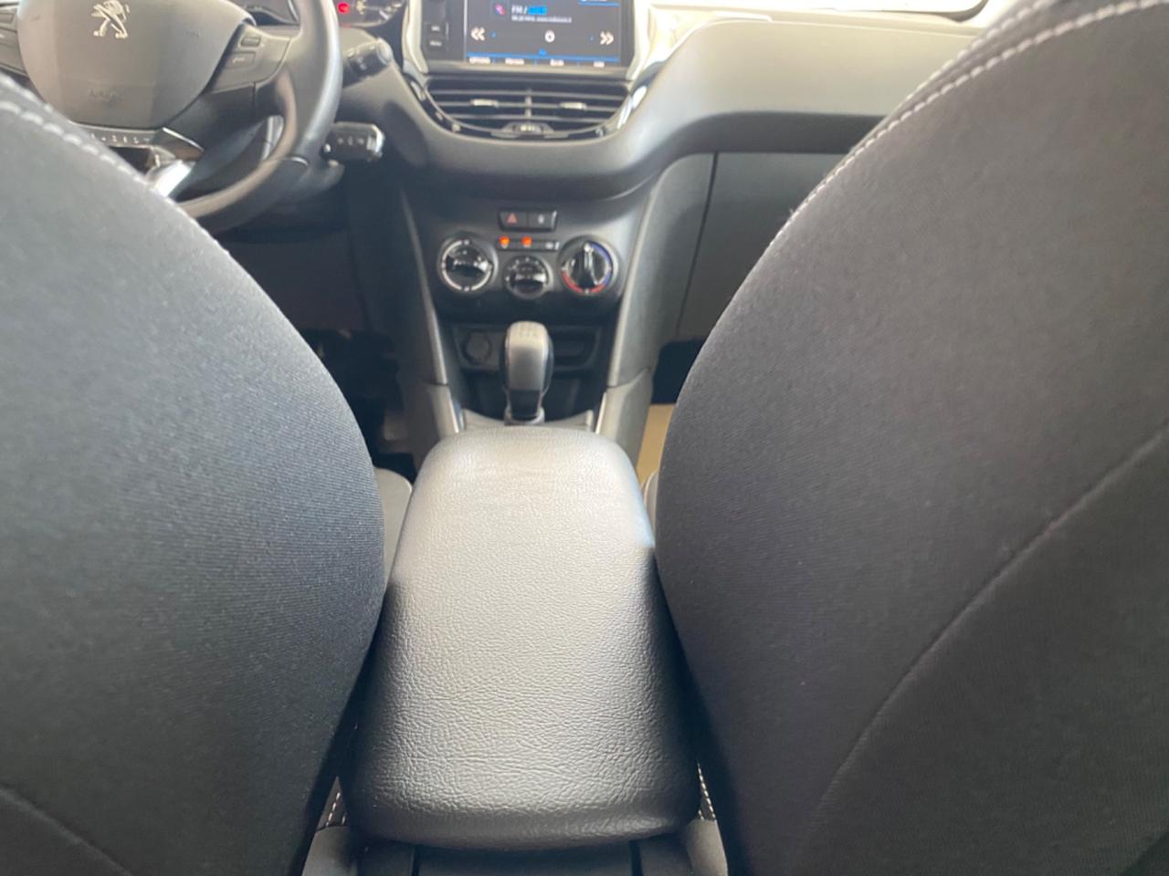 Peugeot 208 PureTech 5P ALLURE NAVI/FULL LED2020