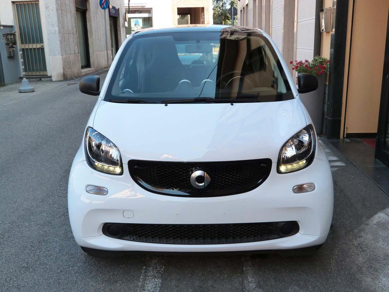 Smart ForTwo 70 1.0 twinamic Youngster 2018 Navi/tetto Panorama/Pelle