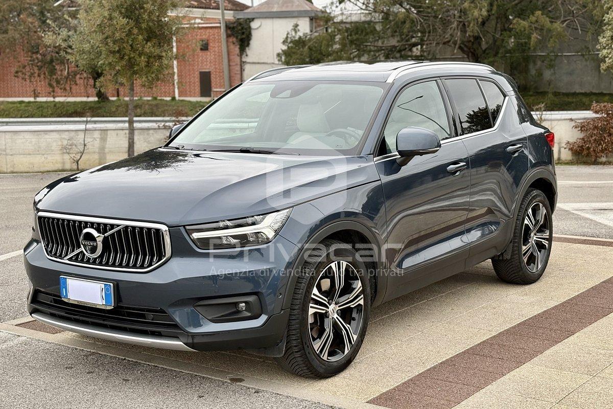 VOLVO XC40 B4 AWD Geartronic Momentum Pro