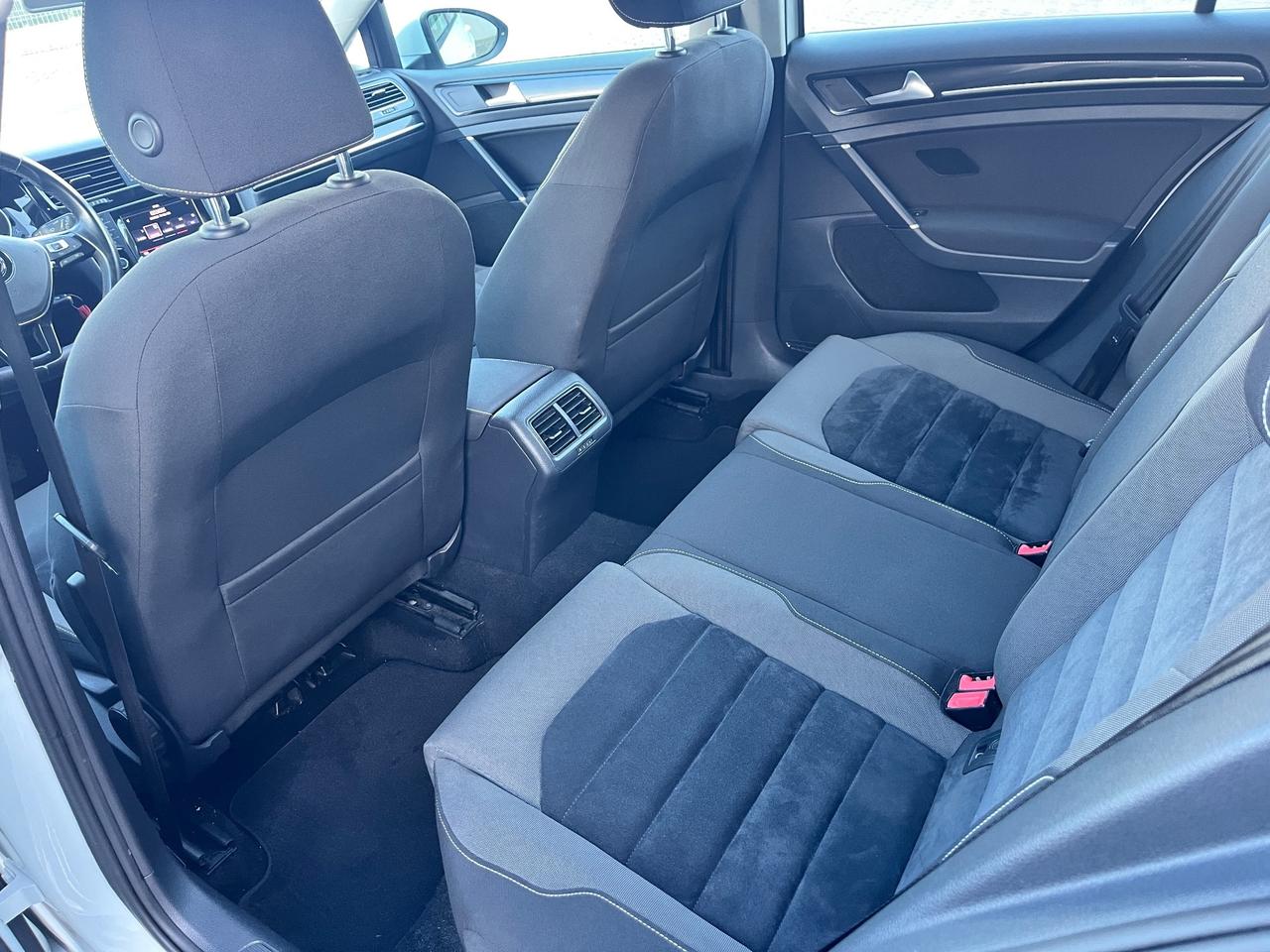 Volkswagen Golf 7 1.6 TDI Highline BlueMotion Technology