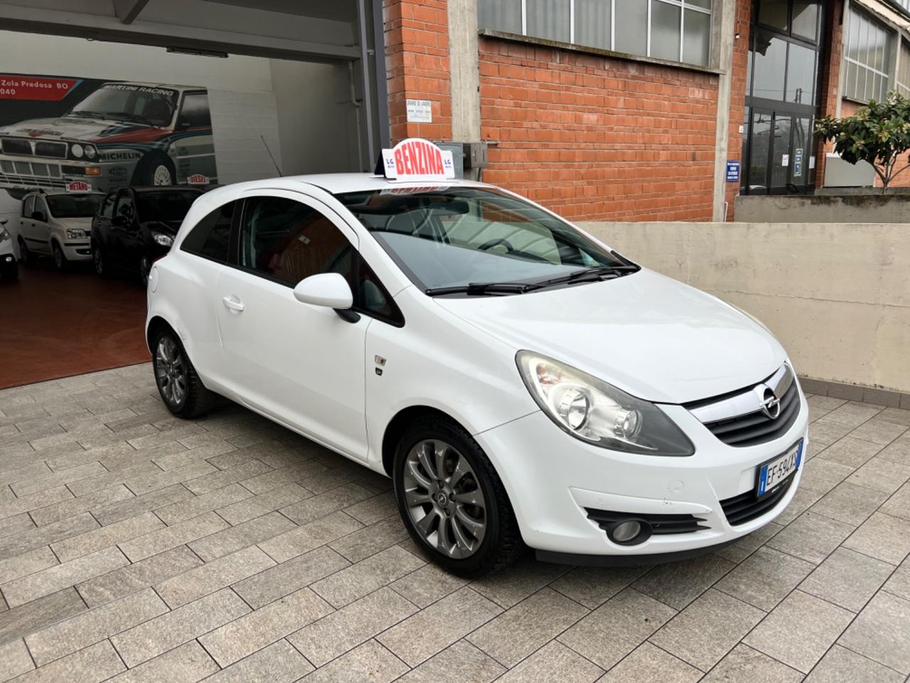 Opel Corsa 1.2 3 porte Edition