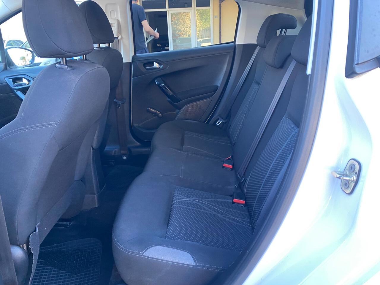 Peugeot 208 benzina gpl