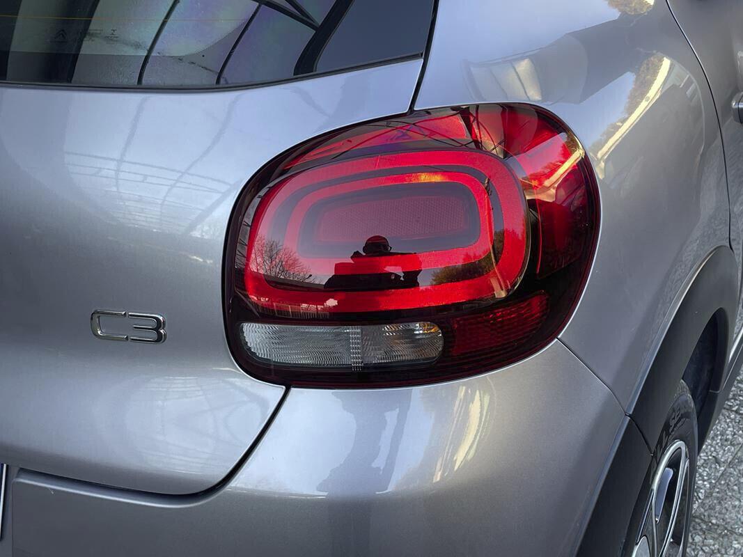 Citroen C3 BlueHDi 102 CV S&S Feel Pack (Apple CarPlay- Fari anteriori diurni a LED- Fari posteriori a LED effetto 3D)