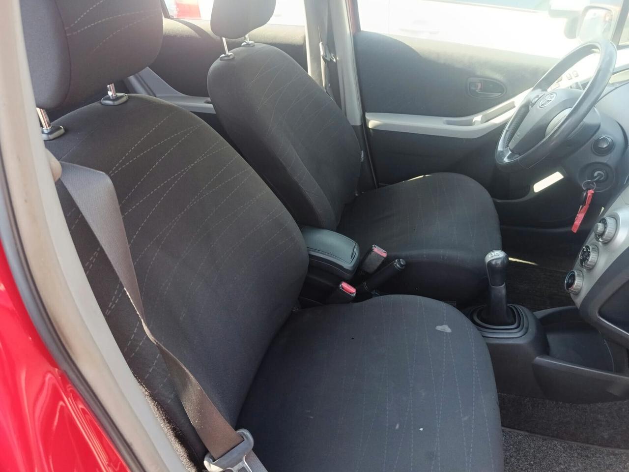 Toyota Yaris 1.0 5 porte Sol