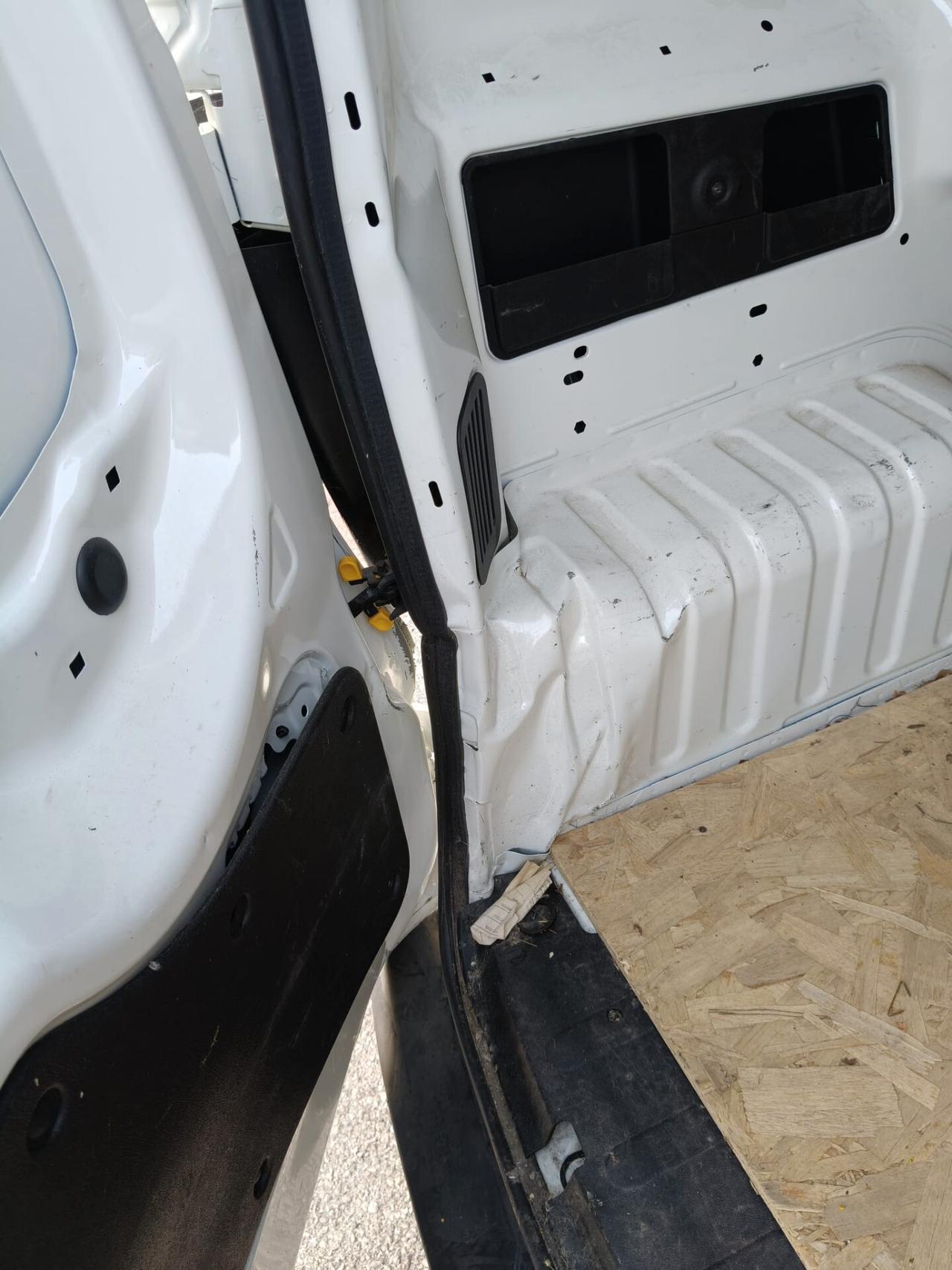Fiat Fiorino 1.3 MJT 95CV Combinato SINISTRATO