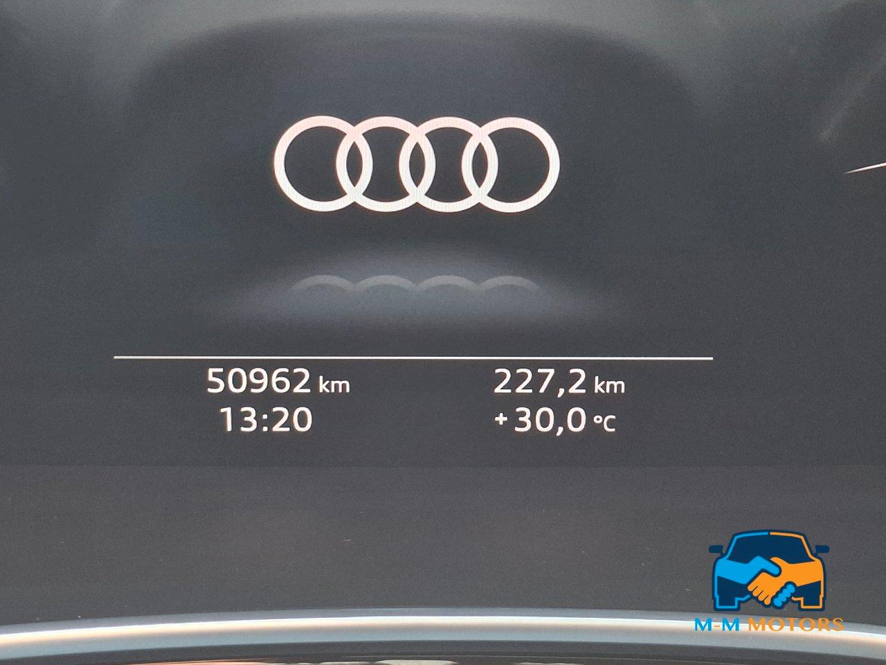 Audi Q3 40 2.0 tfsi Identity Black quattro s-line