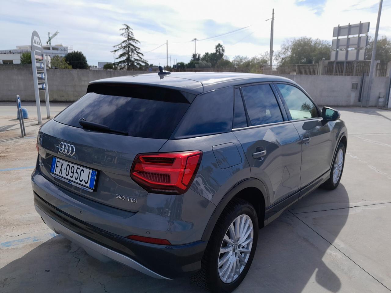 AUDI Q2 30 TDI LINE EDITION DESIGN CAMBIO AUTOMATICO
