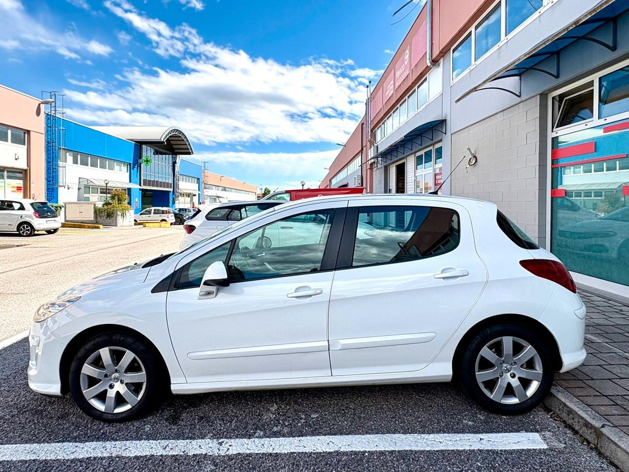 Peugeot 308 1.6 HDi 110CV 5p. Premium (6 Marce)