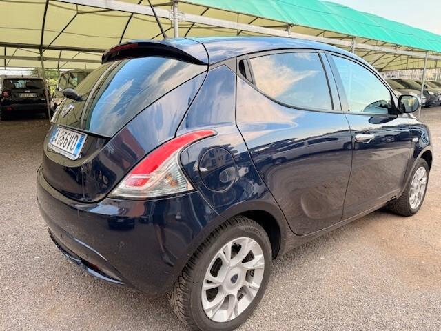 Lancia Ypsilon 1.2 69 CV 5 porte S&S Platinum