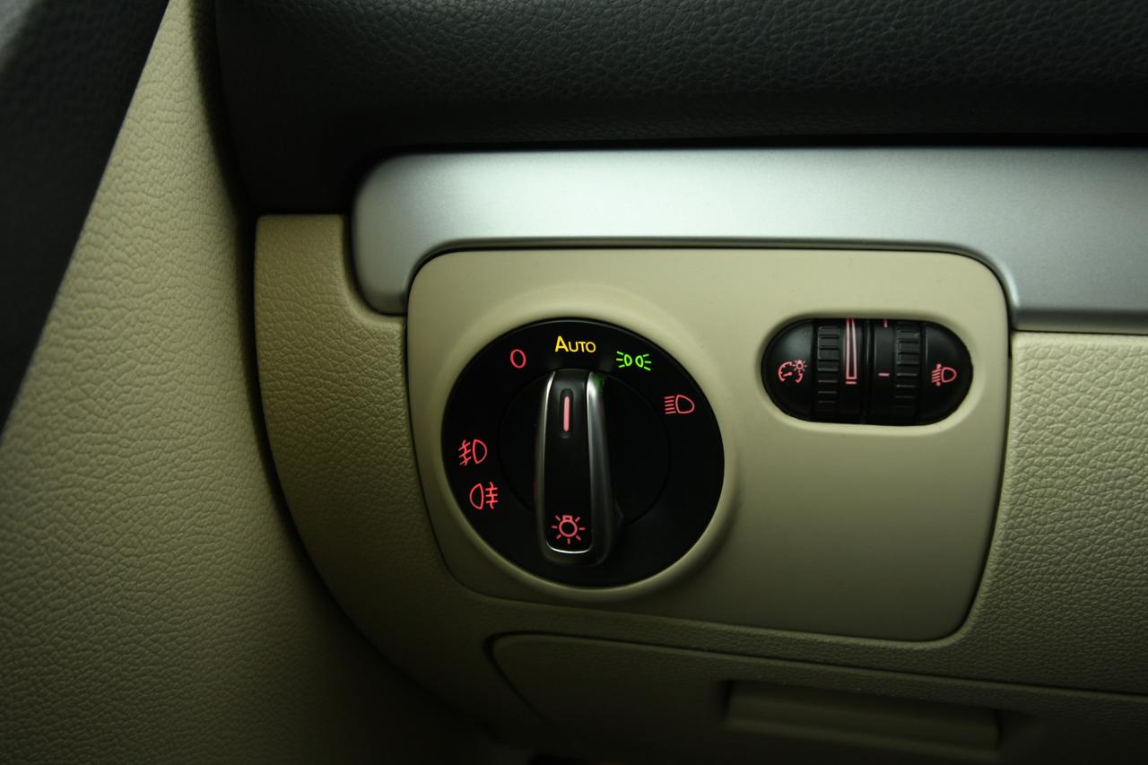 VOLKSWAGEN Golf 5p 2.0 tdi Highline 140cv dsg X COMMERCIANTI+BLUETOOTH