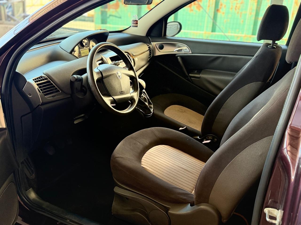 Lancia Ypsilon 1.2 60CV Modamilano Neopatentati