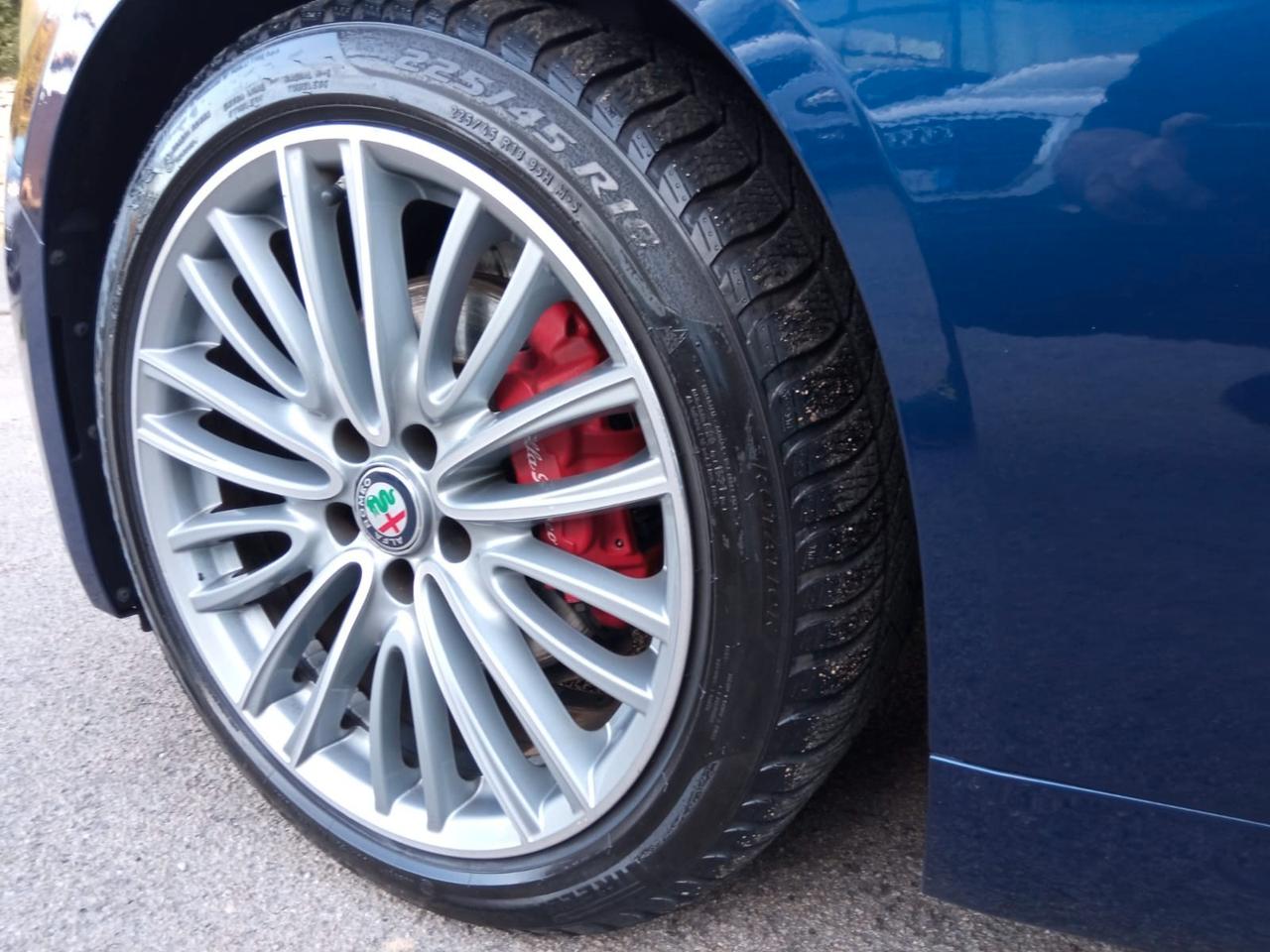 Alfa Romeo Giulia 2.2 Turbodiesel Sport AT8 160cv